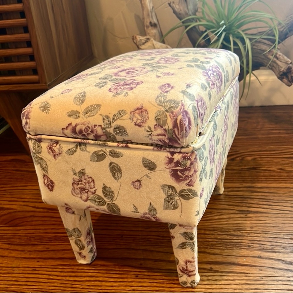 🆕 Vintage Large Floral Cream & Purple Fabric Legged Sewing Box - Picture 4 of 5